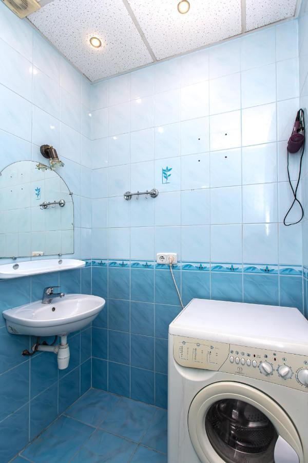 Appartement Навпроти Вернісажу Біля Оперного Вулиця Театральна 26 Є Балкон Та Інернет à Lviv Extérieur photo