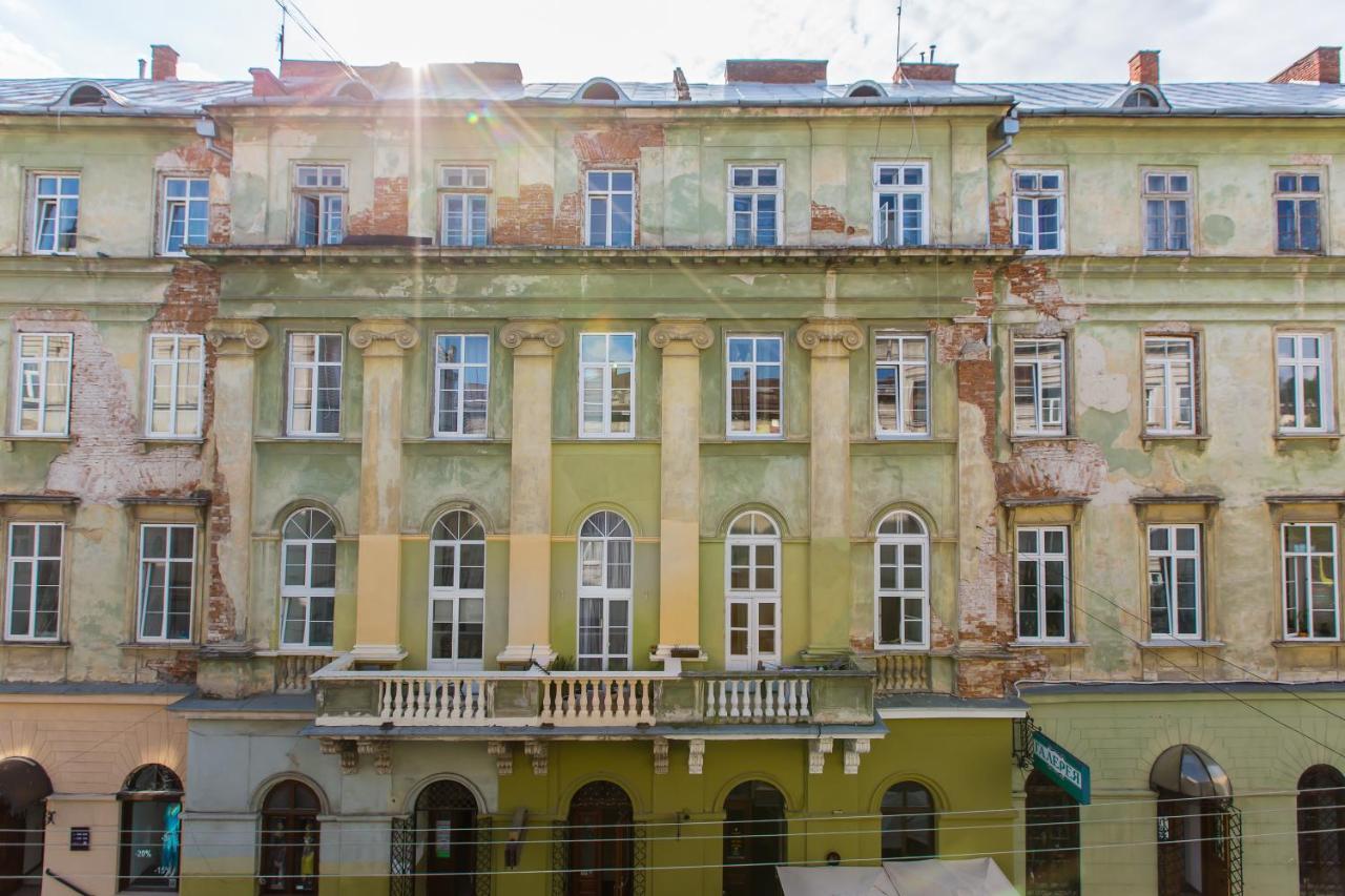 Appartement Навпроти Вернісажу Біля Оперного Вулиця Театральна 26 Є Балкон Та Інернет à Lviv Extérieur photo