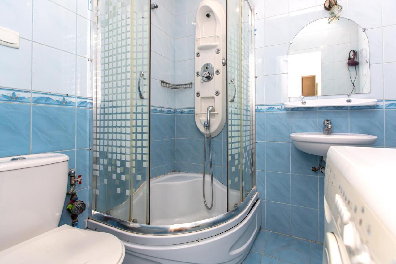 Appartement Навпроти Вернісажу Біля Оперного Вулиця Театральна 26 Є Балкон Та Інернет à Lviv Extérieur photo