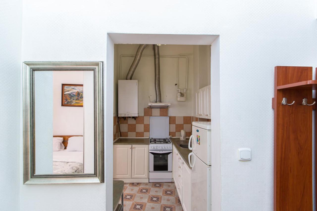 Appartement Навпроти Вернісажу Біля Оперного Вулиця Театральна 26 Є Балкон Та Інернет à Lviv Extérieur photo
