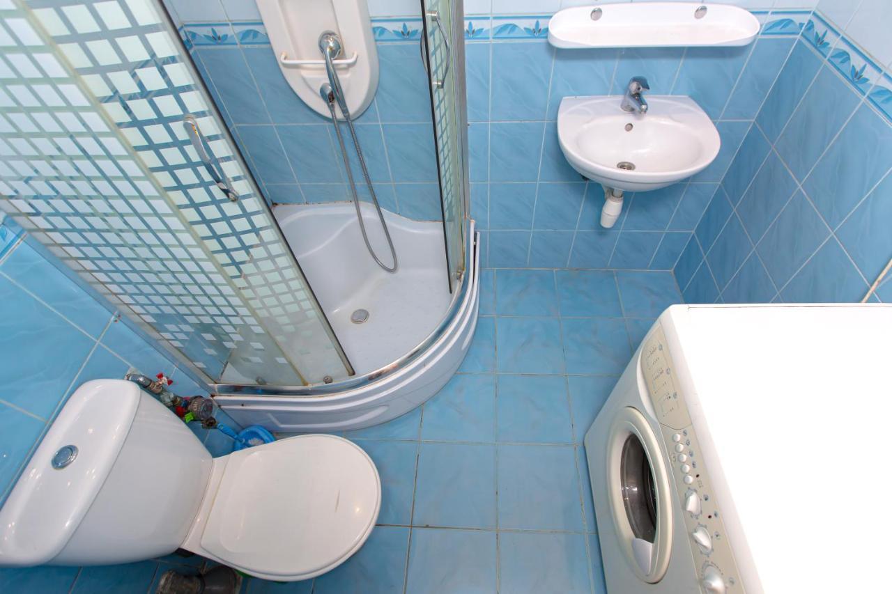 Appartement Навпроти Вернісажу Біля Оперного Вулиця Театральна 26 Є Балкон Та Інернет à Lviv Extérieur photo