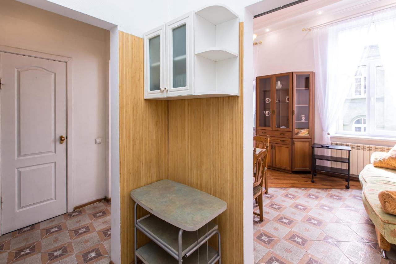 Appartement Навпроти Вернісажу Біля Оперного Вулиця Театральна 26 Є Балкон Та Інернет à Lviv Extérieur photo