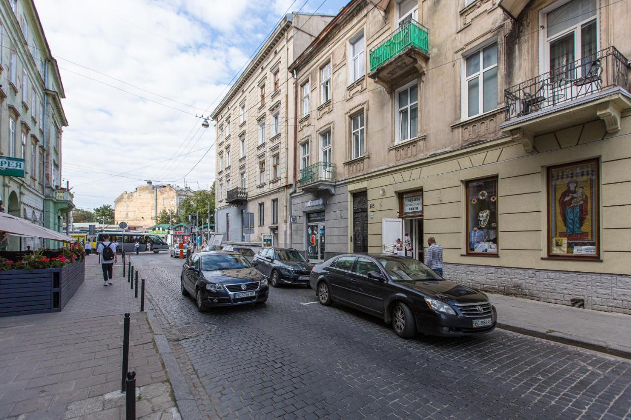 Appartement Навпроти Вернісажу Біля Оперного Вулиця Театральна 26 Є Балкон Та Інернет à Lviv Extérieur photo